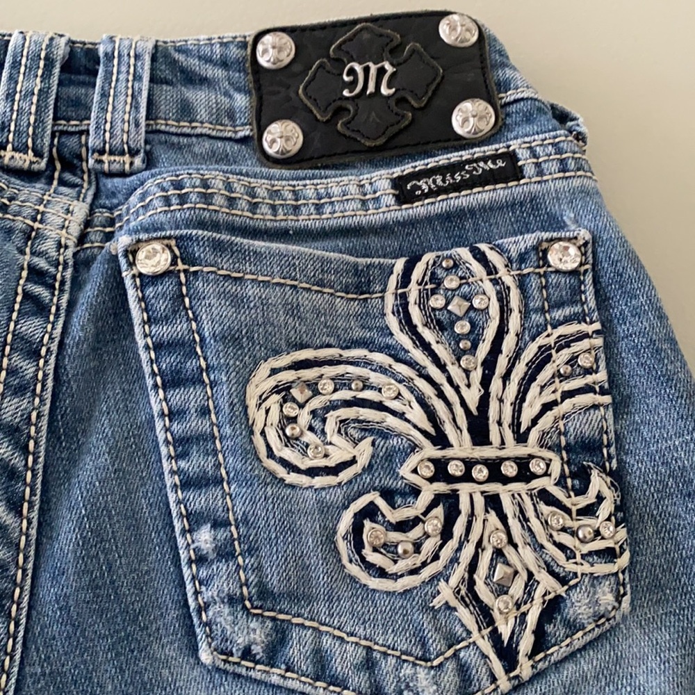 Miss Me Distressed Capri Jeans size 25